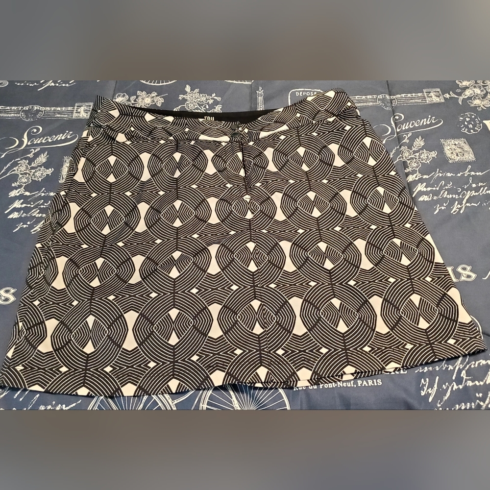 Tail Stylish Black and White Patterned Skort